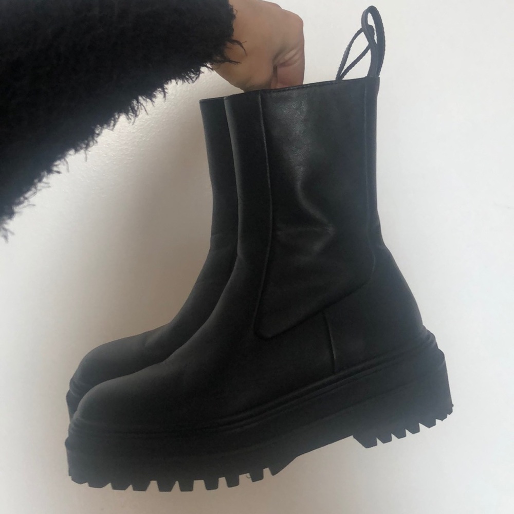 Zara lug sole boots, bottega dupe